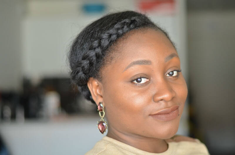 coiffure de flemmarde printemps courronne de tresses cheveux crépus naturels