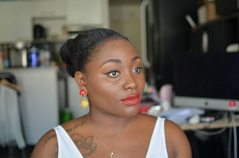 coiffure facile et rapide pour soirée ou marige sur cheveux crépus