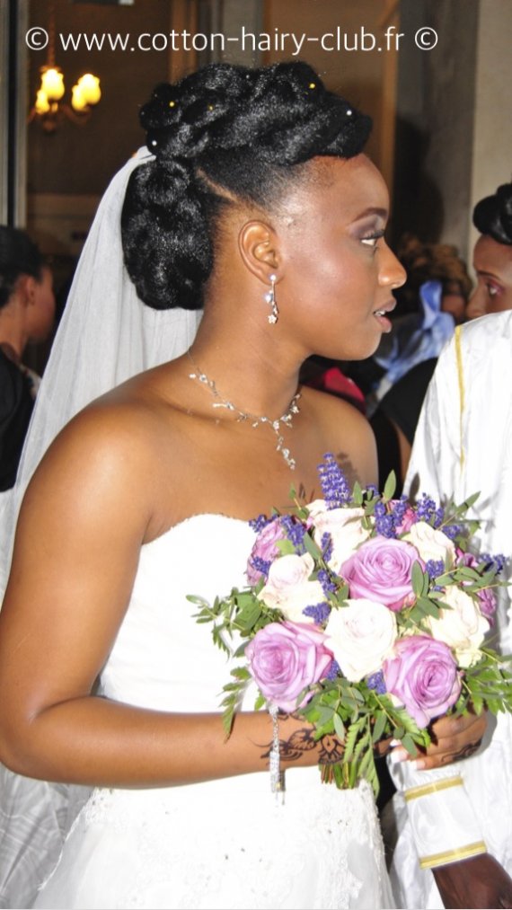 la mariée était naturelle coiffure mariée