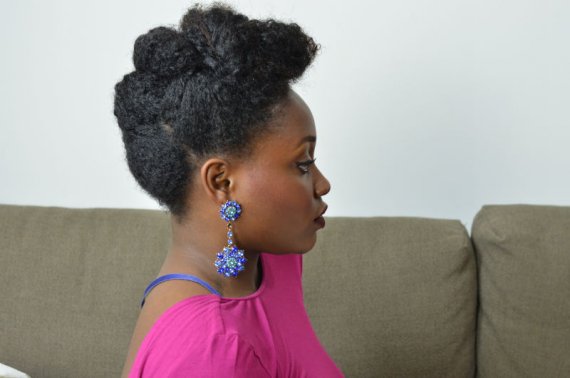 updo sur cheveux crépu pour les fetes de noel sur le club des cotonettes