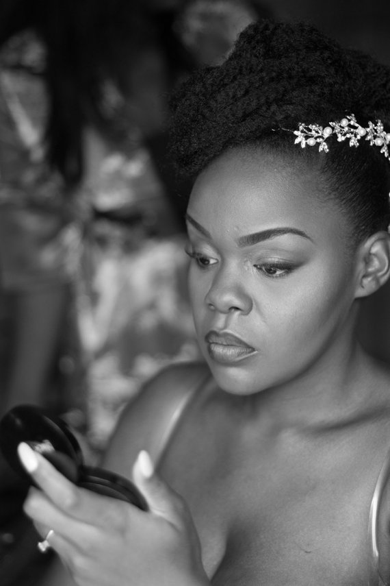 la mriée etait naturelle coiffure de mariage