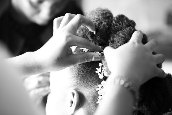 la mriée etait naturelle coiffure de mariage