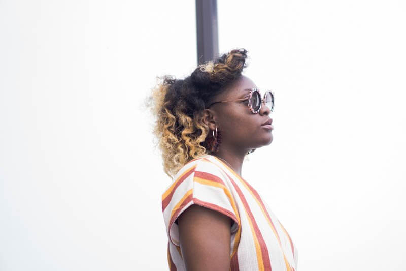 coiffure vacanaces simple et rapide sur cheveux crépus