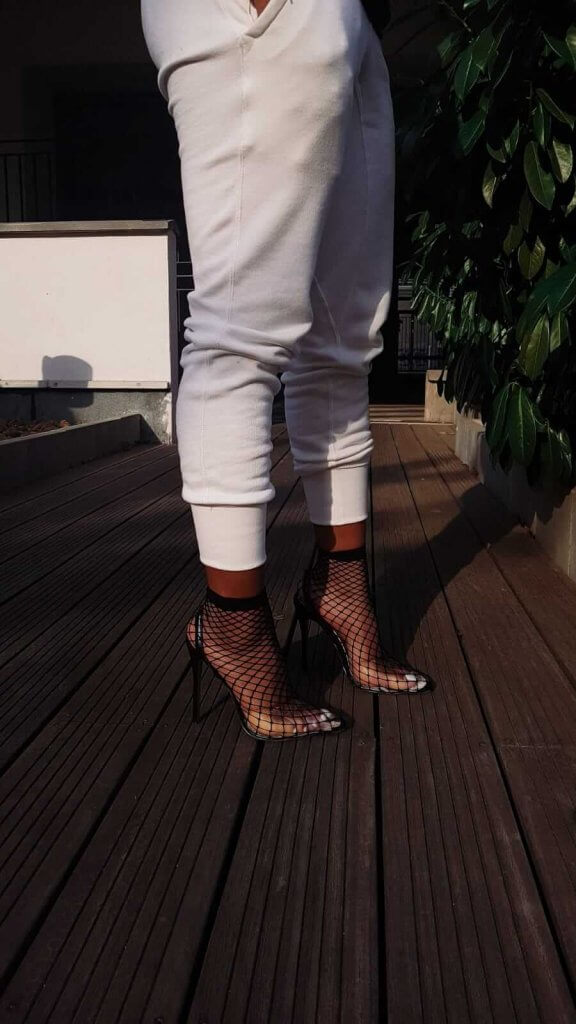 Look femme Kaval Adidas - souliers à talons originaux pour un mix and match réussi