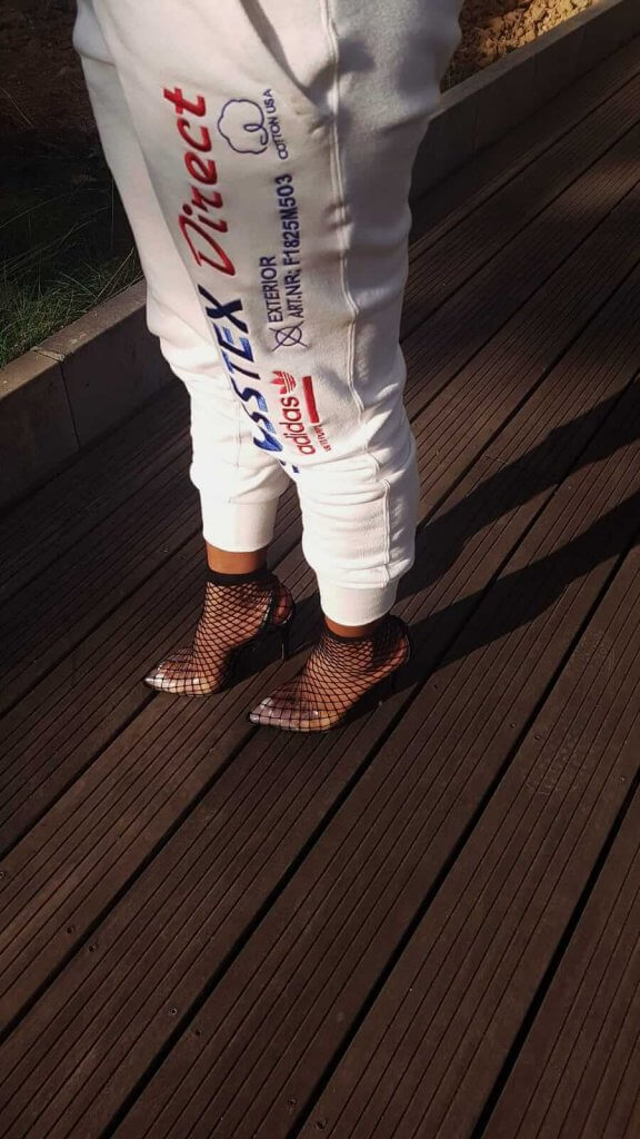 Look femme Kaval Adidas - souliers à talons originaux pour un mix and match réussi