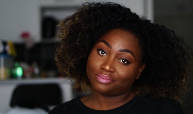 maquillage simple de tous les jours sur peaux noires idéal pour les débutantes