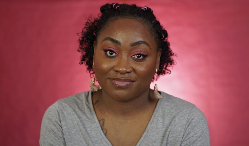 neon makeup sur peaux noires flashy fun festival dark skin makeup