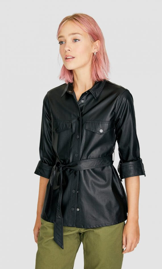 [:en]Chemise similicuir ceinture Stradivarius[:]