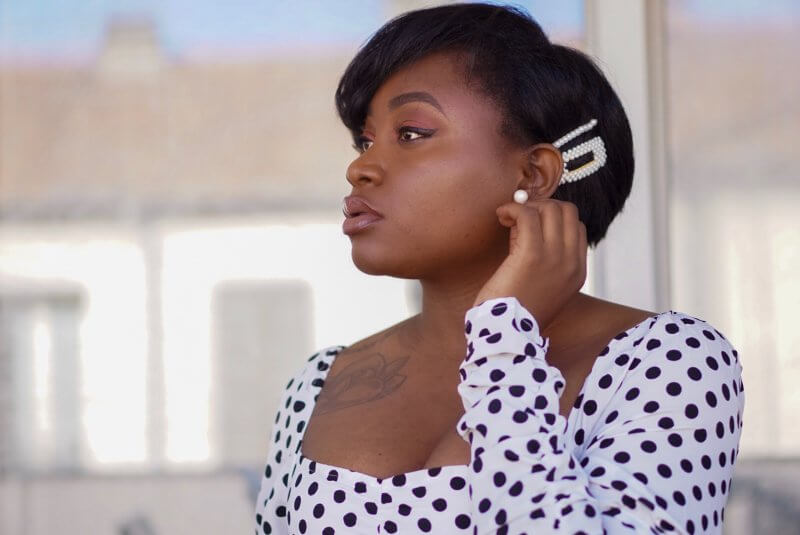 coupe de cheveux courtes sur cheveux crépus naturel