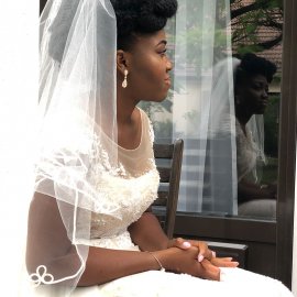 la mariee était naturelle coiffure sur cheveux crépus naturels pour une mariée le club des cotonettes mymou