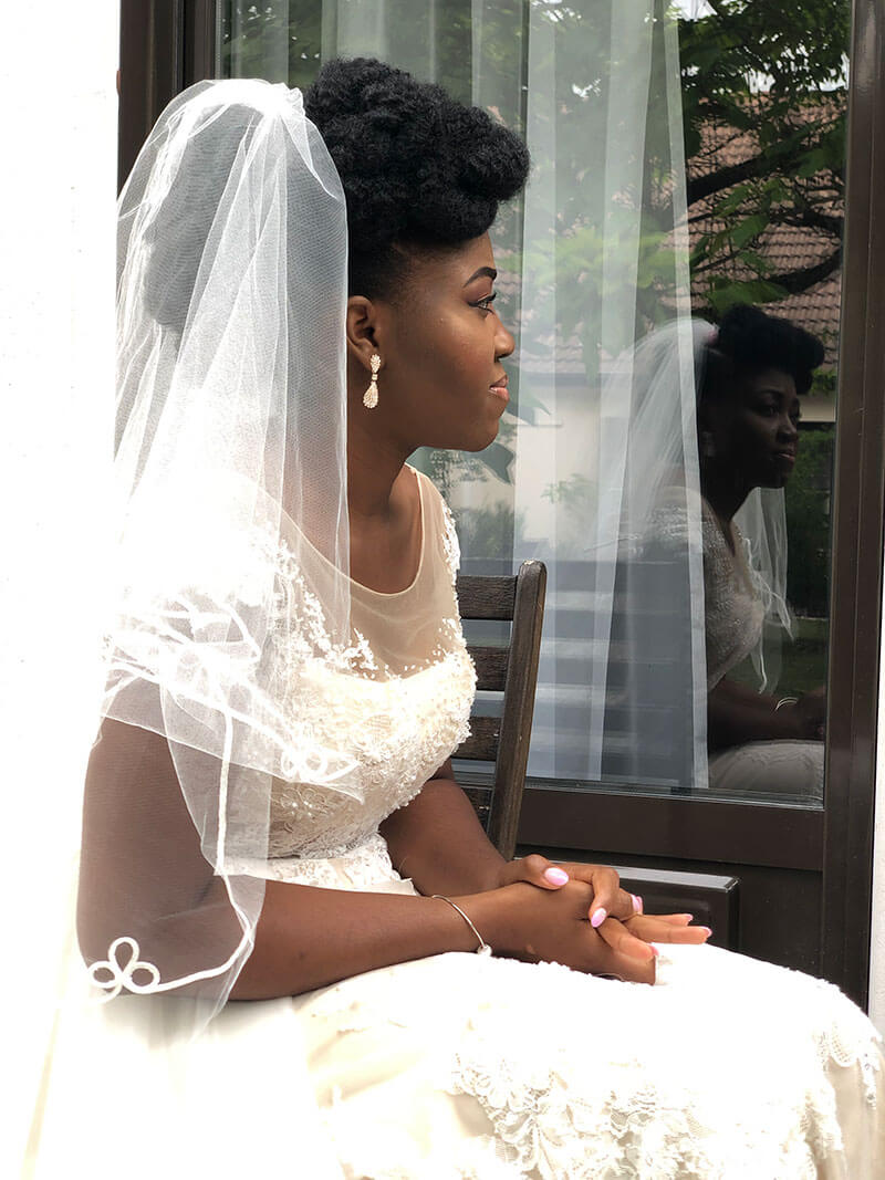 la mariee était naturelle coiffure sur cheveux crépus naturels pour une mariée le club des cotonettes mymou