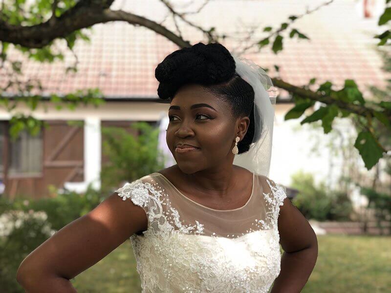la mariee était naturelle coiffure sur cheveux crépus naturels pour une mariée le club des cotonettes mymou