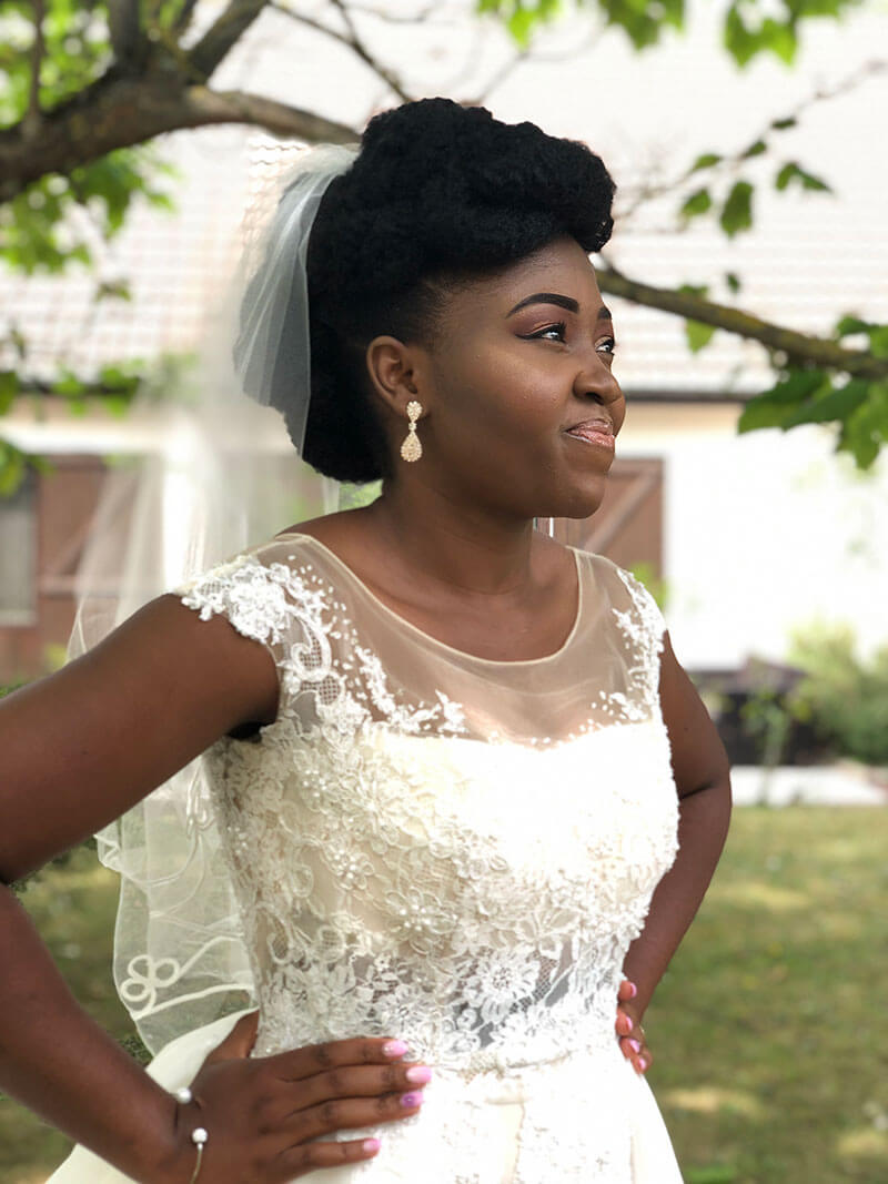 la mariee était naturelle coiffure sur cheveux crépus naturels pour une mariée le club des cotonettes mymou