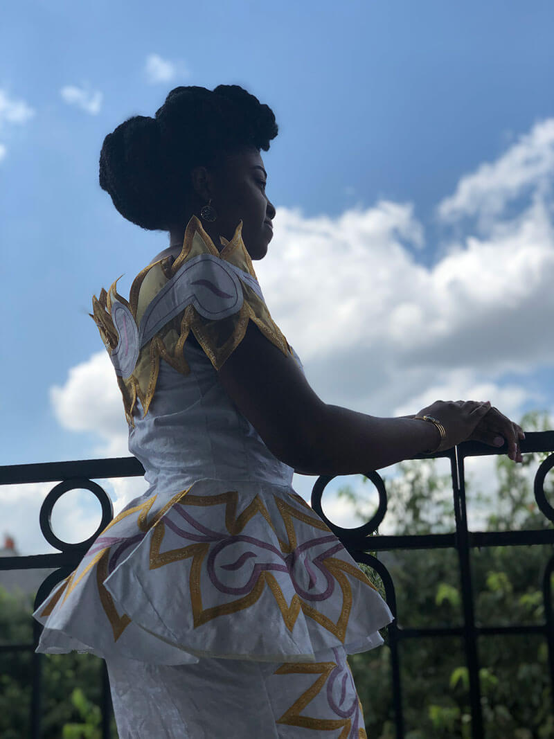 la mariee était naturelle coiffure sur cheveux crépus naturels pour une mariée le club des cotonettes mymou