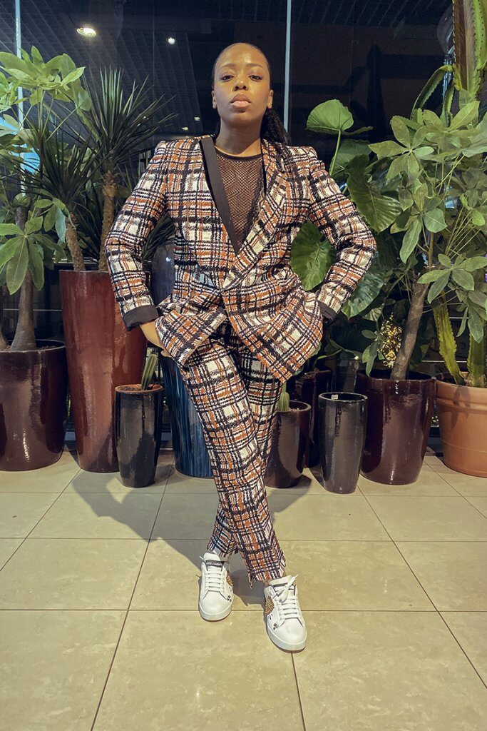 omol archives vestimentaires tailleur porté par C de leen 