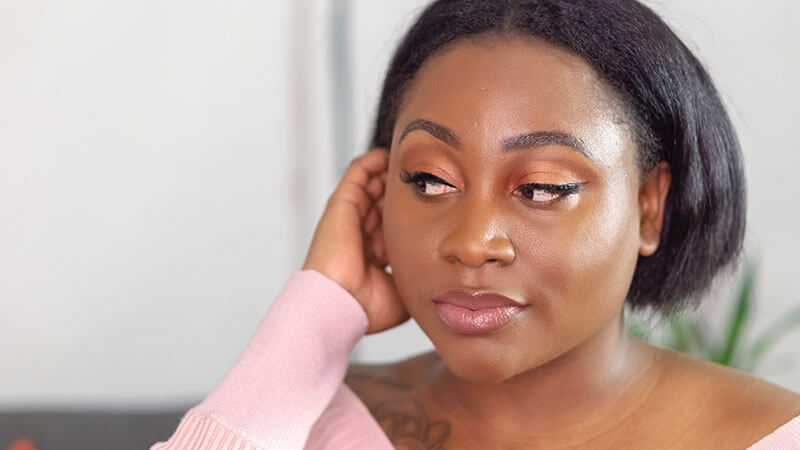 Se maquiller pour séduire saint valentin femme noire se mettre en valeur par mymou du club des cotonettes